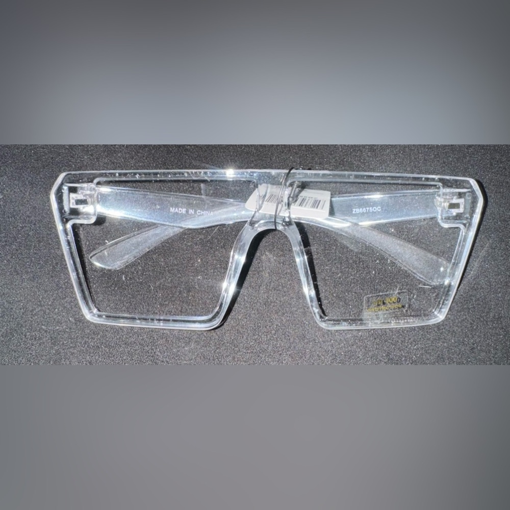 NEW WITH TICKETS CLEAR OVERSIZED CASUAL SUNGLASSES